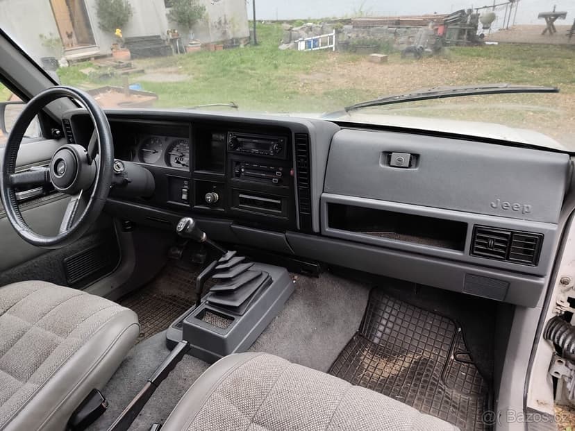 Jeep cherokee třídveřový