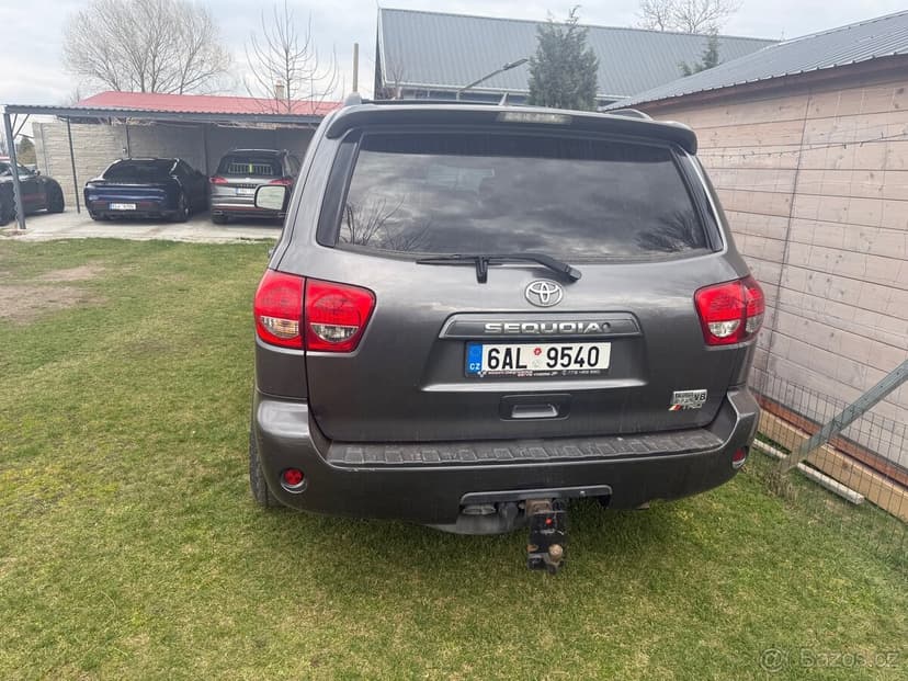 Toyota Sequoia
