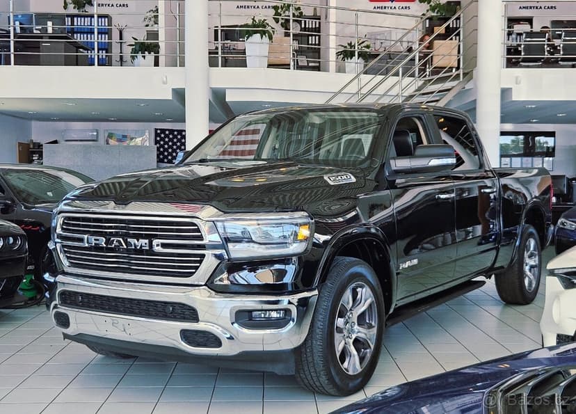RAM 1500 5.7 Crew Cab Laramie