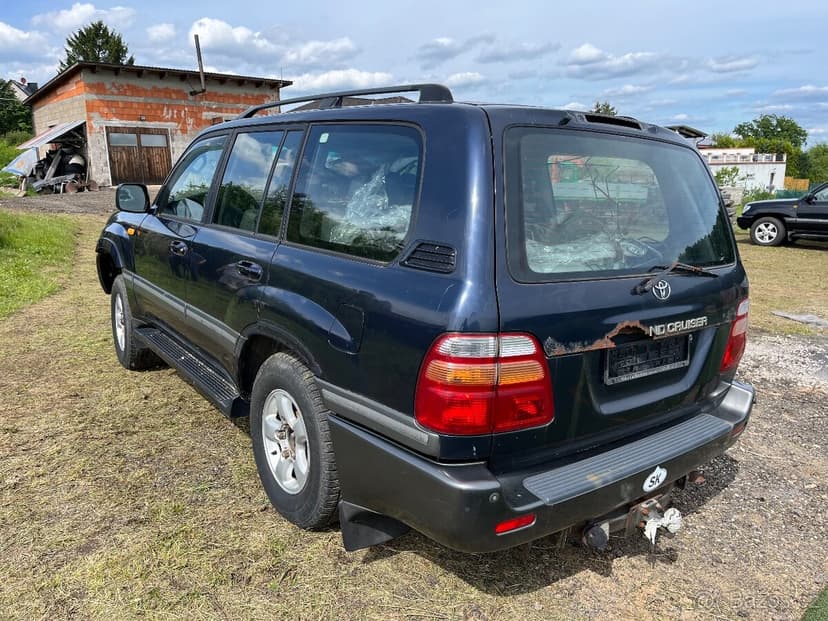 Toyota Land Cruiser 100