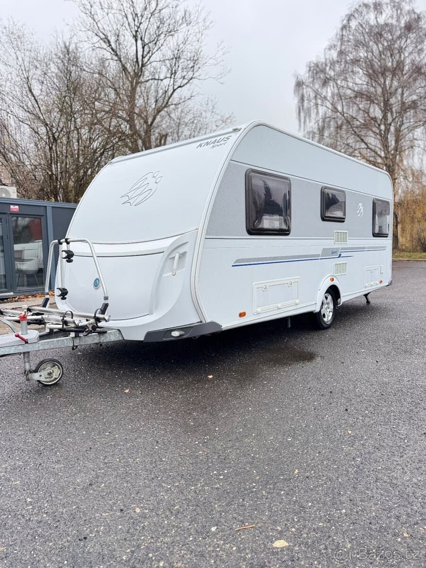 Knaus Sport 500 ~ Francouzská postel