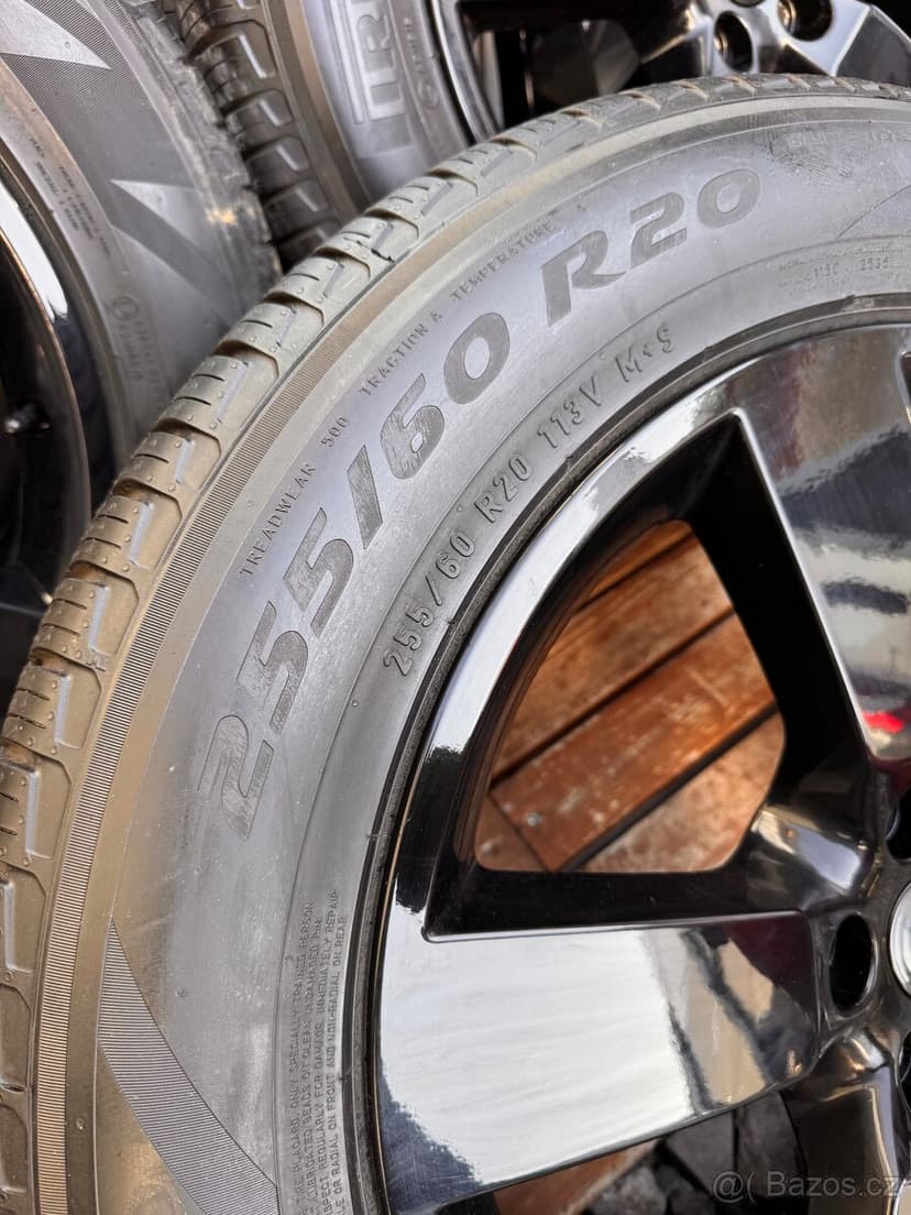 ORIG.LAND ROVER DEFENDER R20 255/60/20. NOVE 5Kusov.