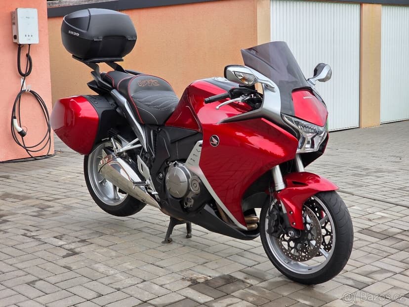 Honda VFR 1200F, 3x kufr