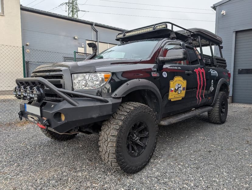 Toyota Tundra, 5.7 V8 TRD paket, expediční úprava