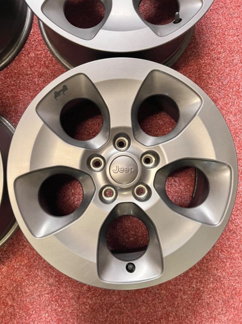 5x127 R18 originál alu Jeep - ET 44.45 - TOP STAV