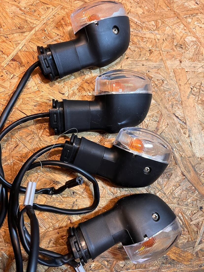 Sada blinkrů na Yamaha R1 RN22 09-14