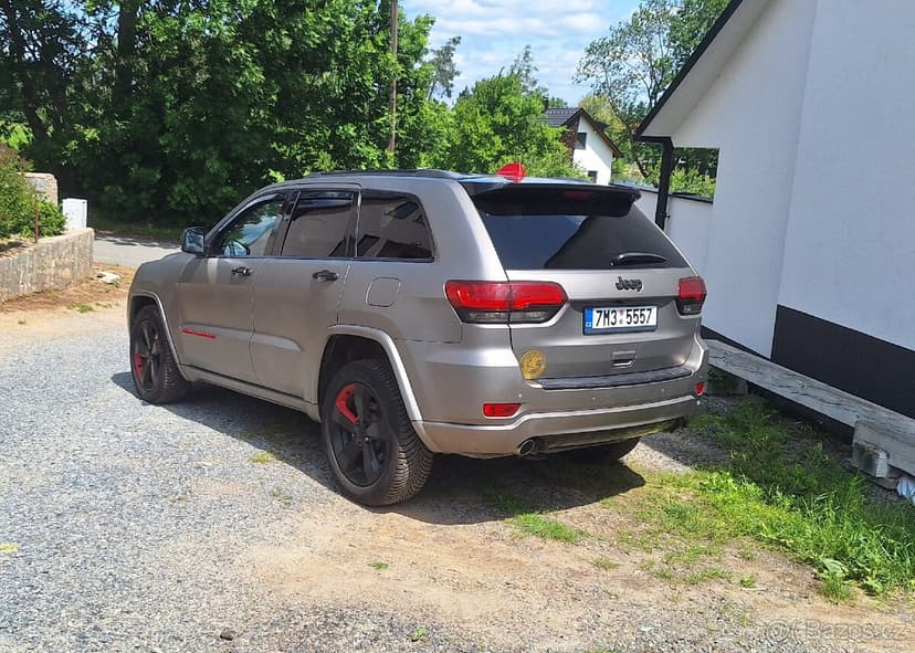 Jeep grand Cherokee overland, 2016 184kw. Odpočet DPH.