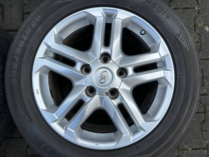 TOYOTA LAND CRUISER V8 J200 ORIGINÁL ALU - 285/50 R20