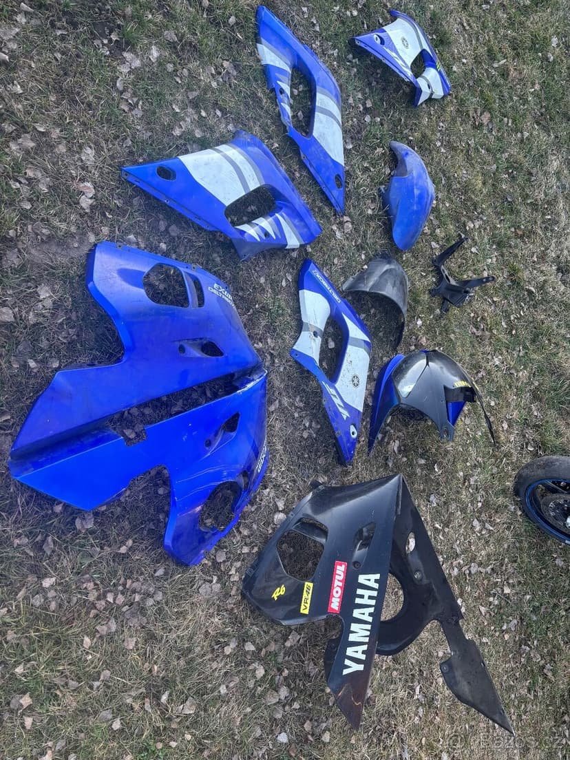 Rozprodam Yamaha R6 01-02 na nahradni dily