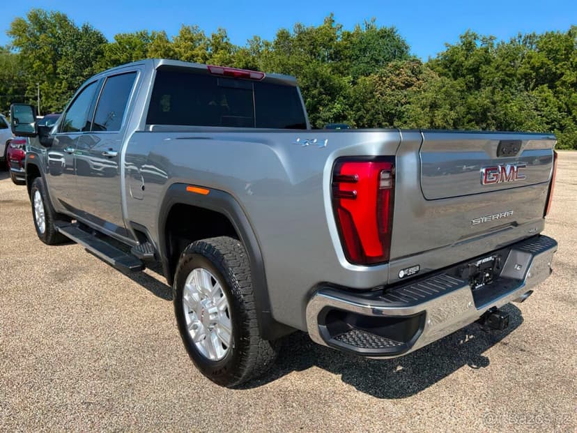 GMC Sierra 2500HD 6.6L, 4X4, najeto 19.491km (rok 2024)