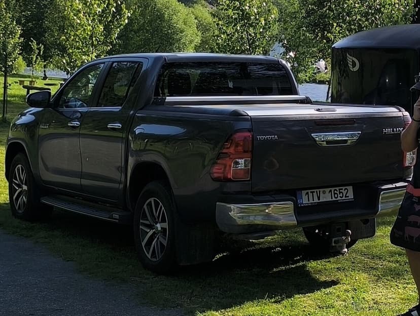 Roleta MountainTop Roll včetně příčníků Hilux 2020