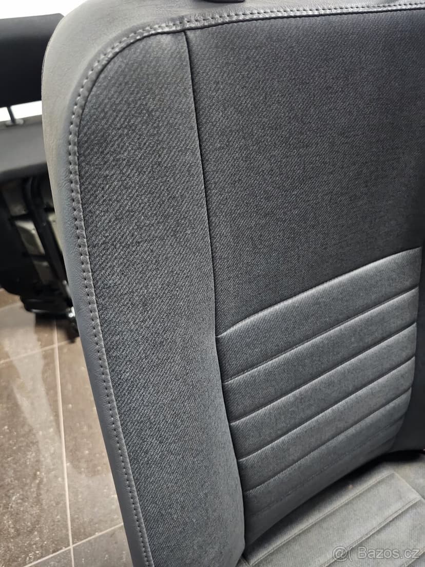 Přední sedadla defender