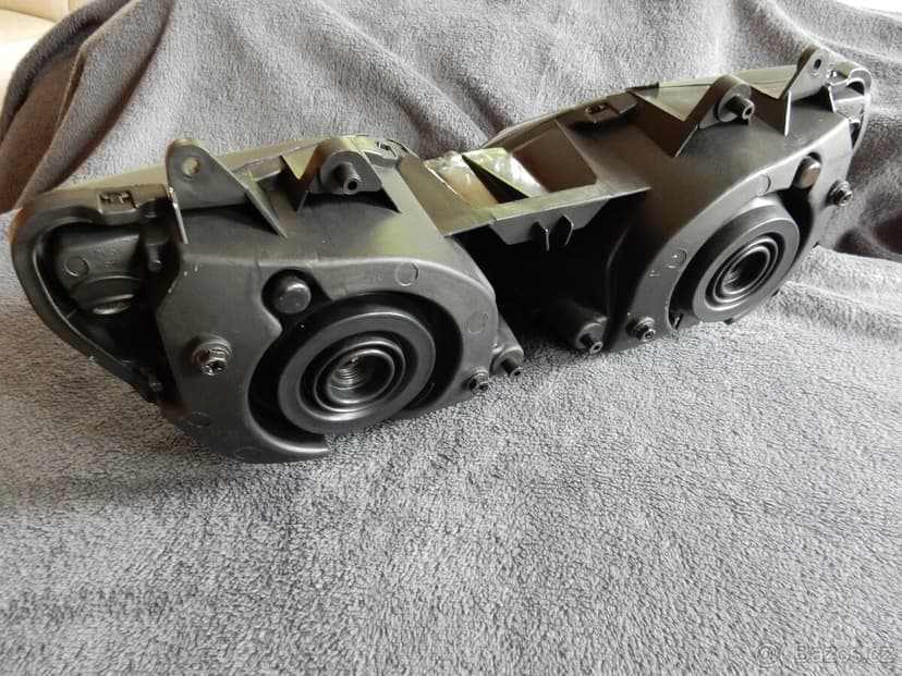 Yamaha R1 YZF R1 1000 rn09 světlo přední