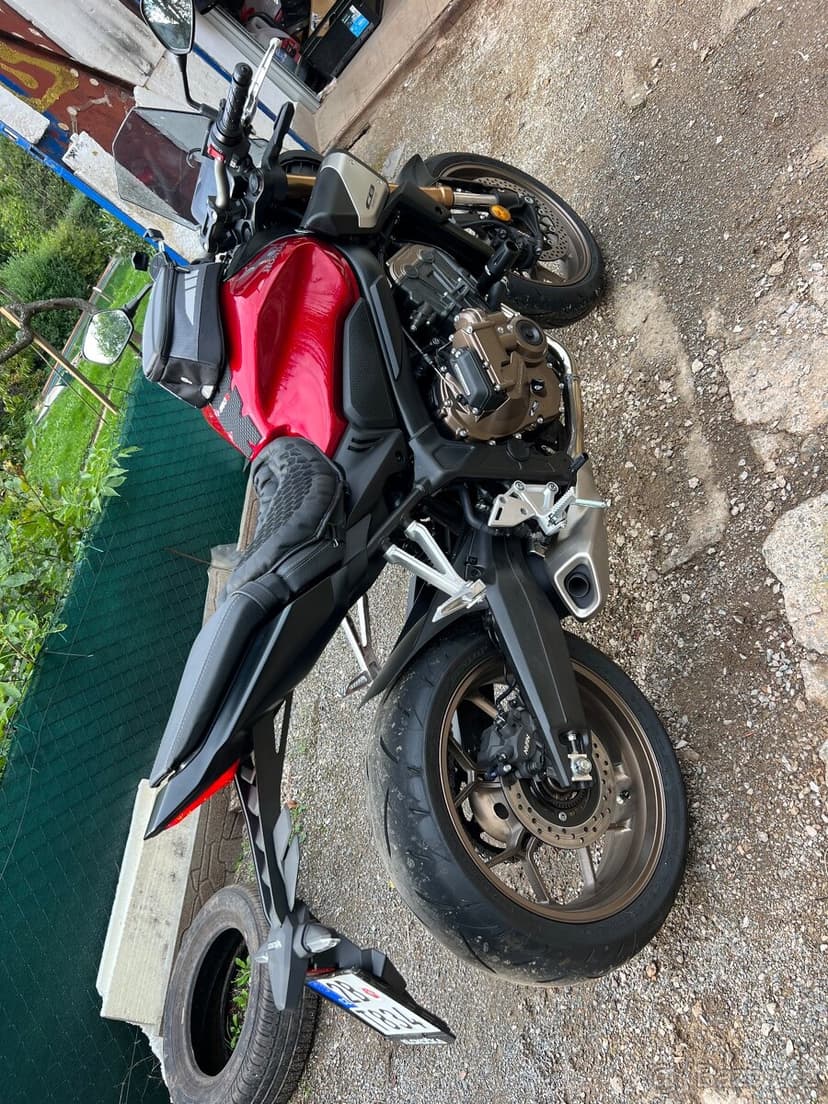 HONDA CB 650 r e-clutch nájezd 1000km po garančce