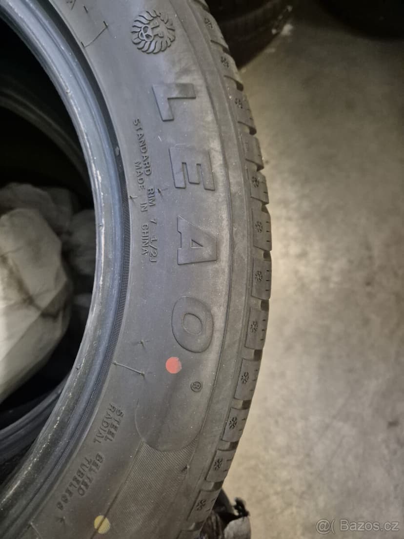 Sada zimní pneumatiky 235/55 R18