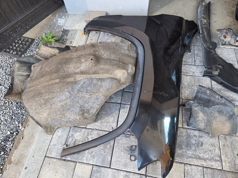 Díly Jeep Grand cherokee WK2  - přední část.