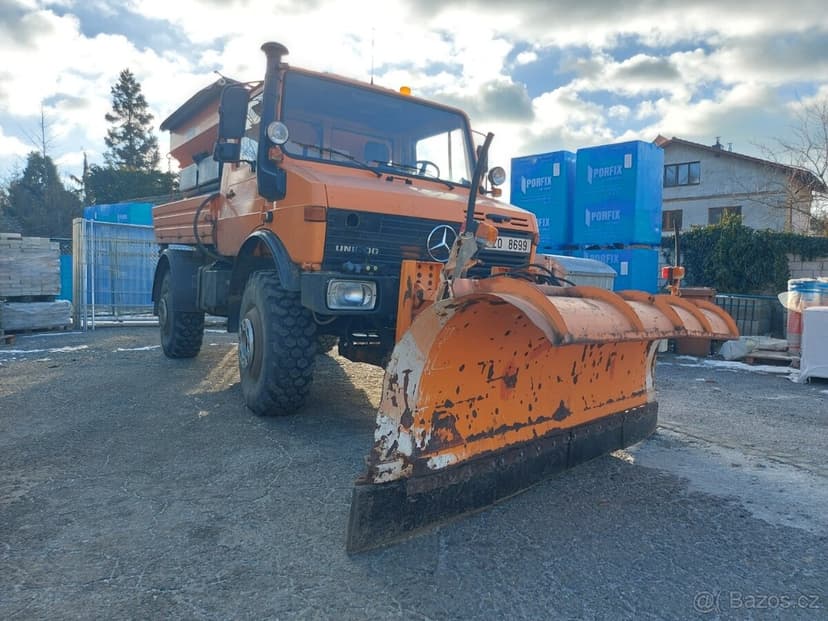 UNIMOG U 1650 4X4 + PŘÍSLUŠENSTVÍ