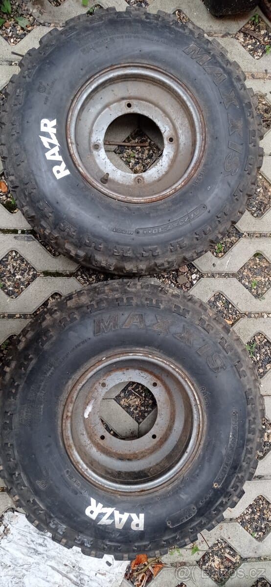 Kola MAXXIS RAZR AT 23x7-10