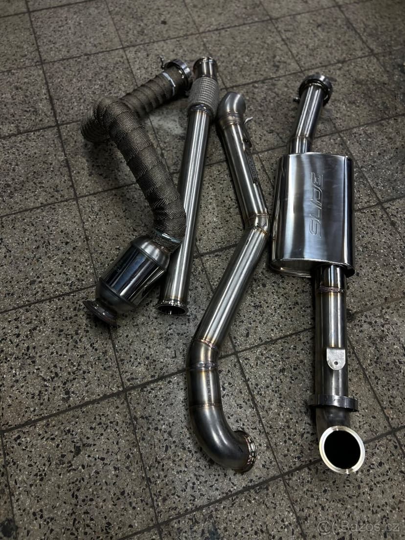 Nerezový sportovní výfuk