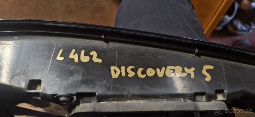Leve zadni svetlo land rover discovery v L462