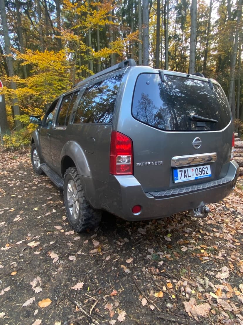 Nissan pathfinder 4x4 redukce Offroad 7míst rychlost=sleva
