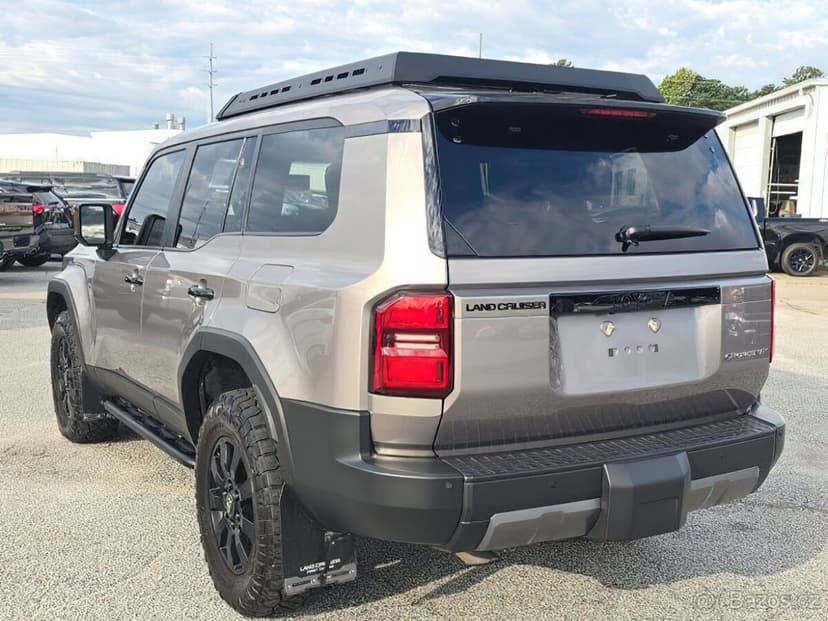 Toyota Land Cruiser  rok 2024, Hybrid 2.4L 4x4