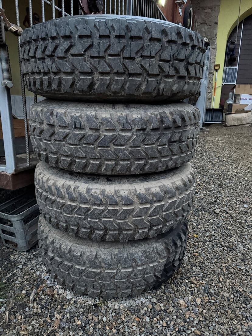 Kola original Hummer H1 Humvee.KOMPLET SADA 16,5” 8x165,1