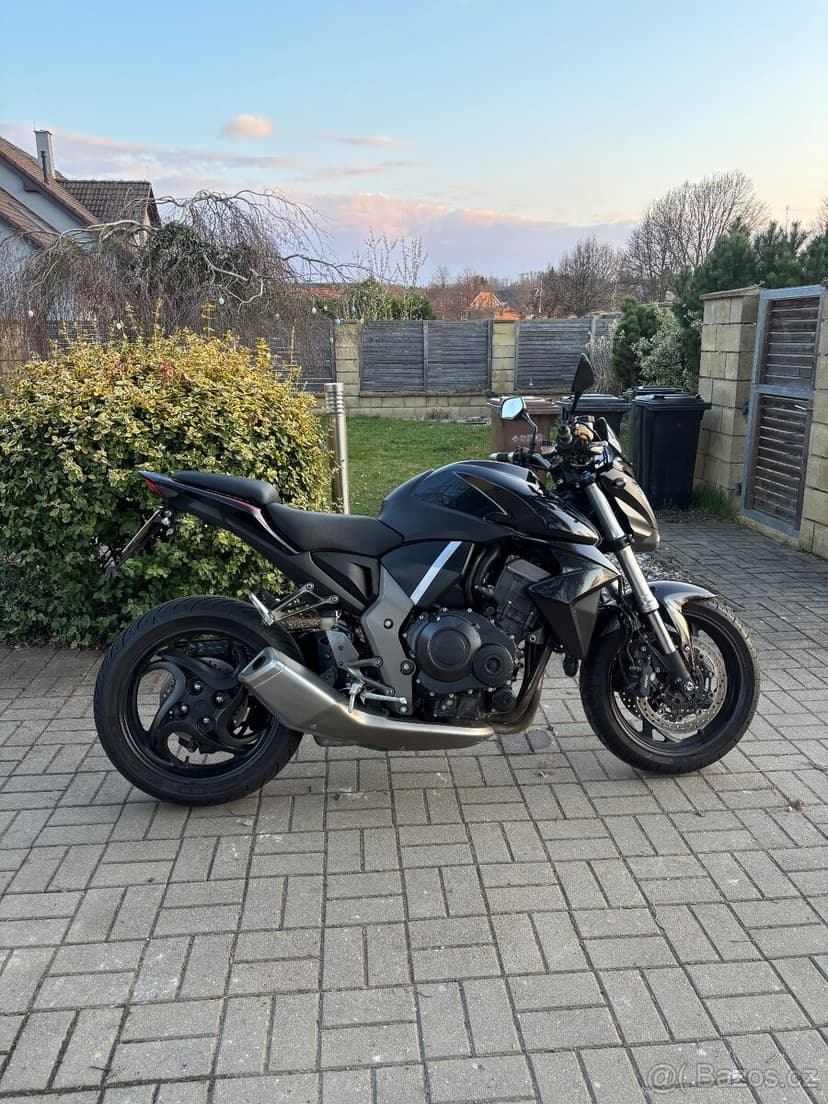 Honda cb 1000 r 2011