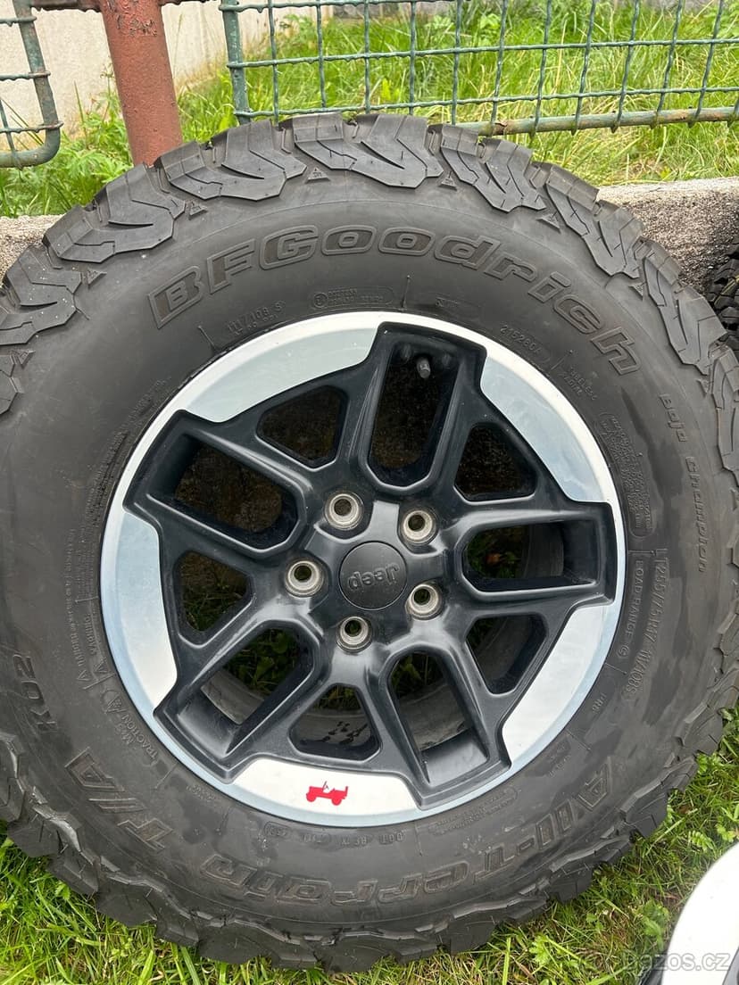Jeep Wrangler JK JK Rubicon AT BF Goodrich ZIMNÍ pneu