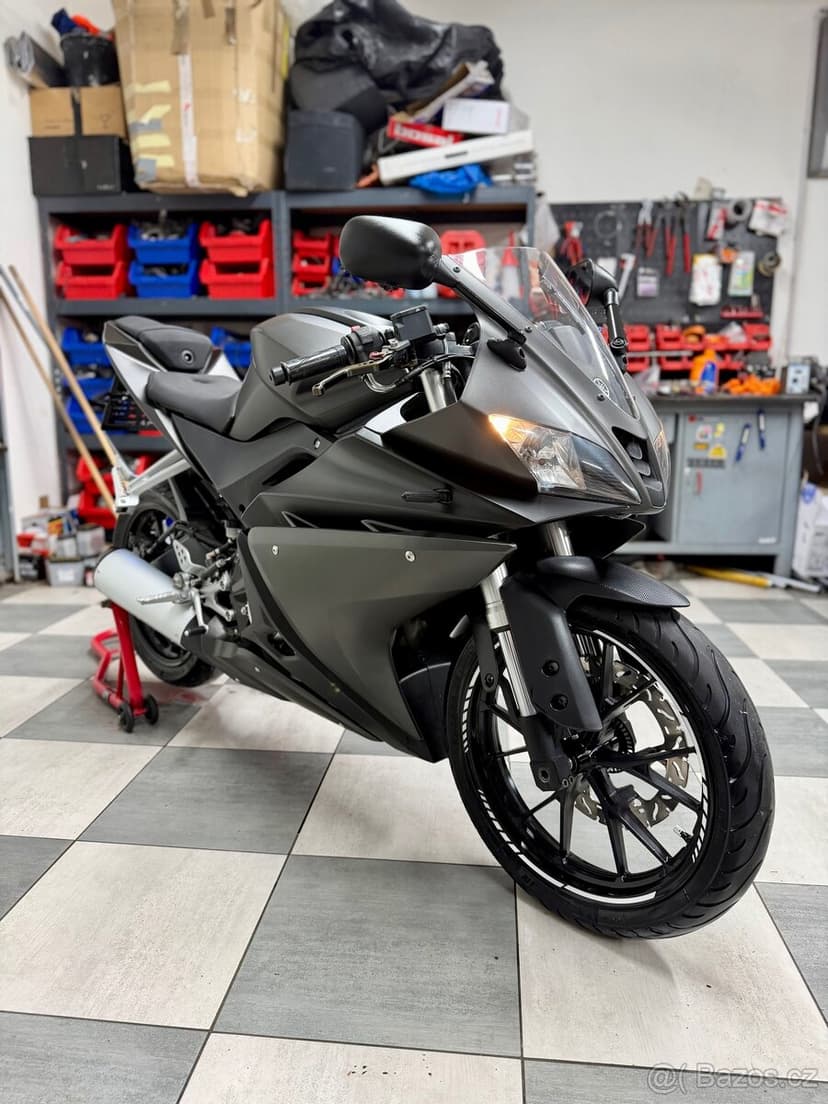 Yamaha YZF-R125 2015 ABS 28000KM TOP STAV ZÁRUKA
