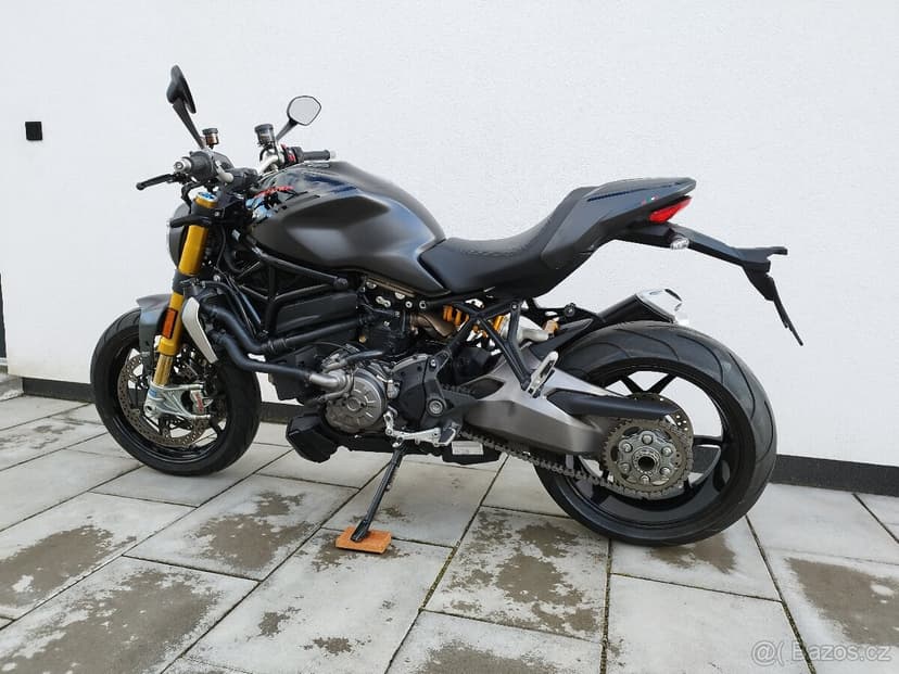 Ducati Monster 1200S