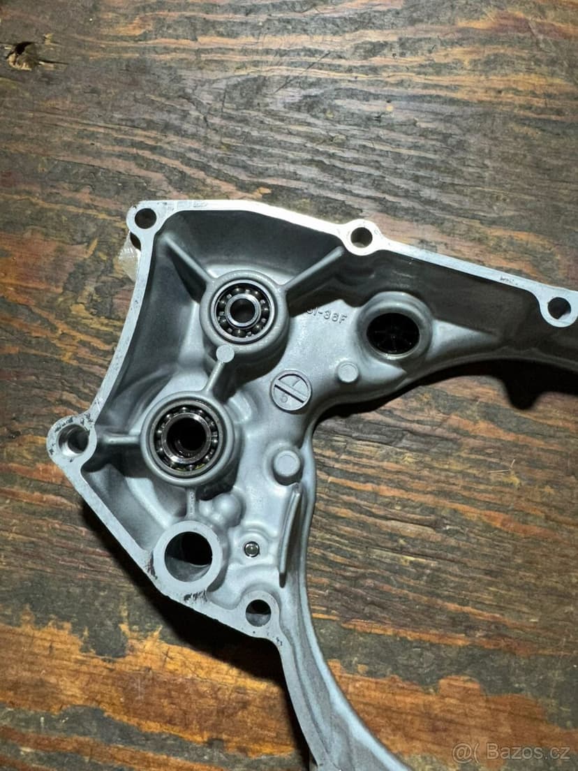 půlkarter spojky kryt víko čtvrtka koše suzuki rm 125