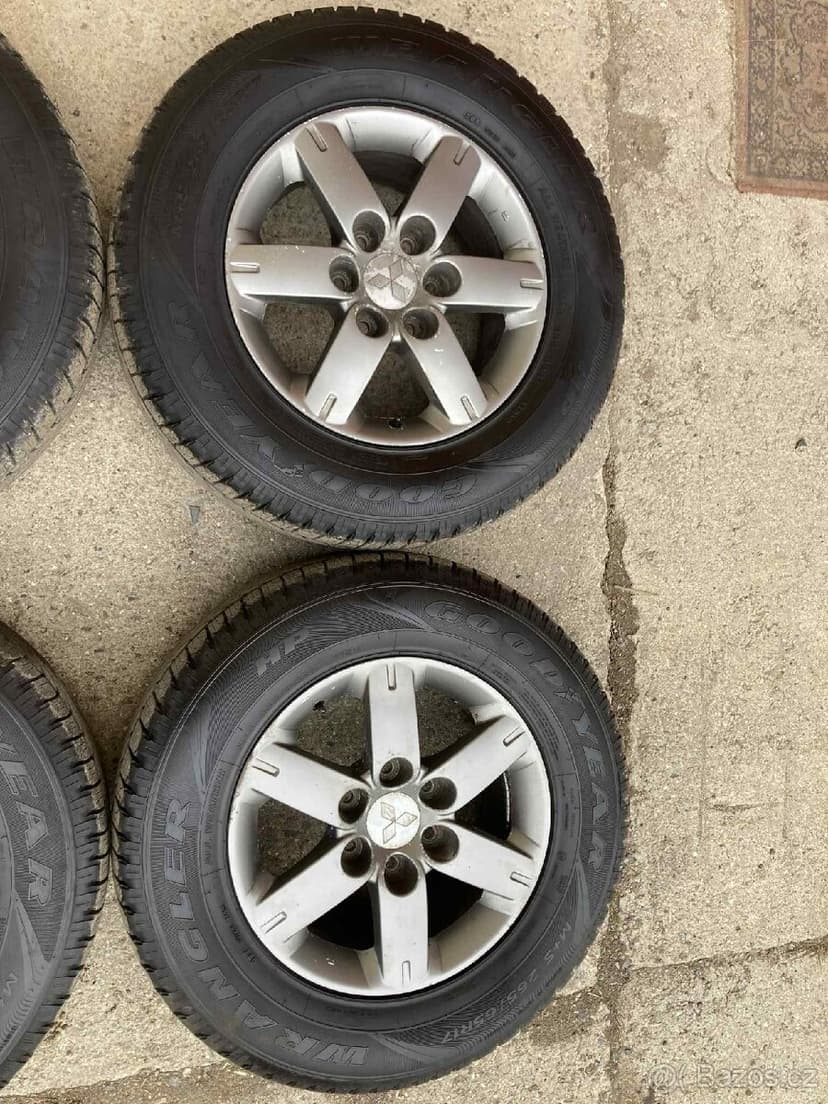 Alu kola Mitsubishi Pajero 3