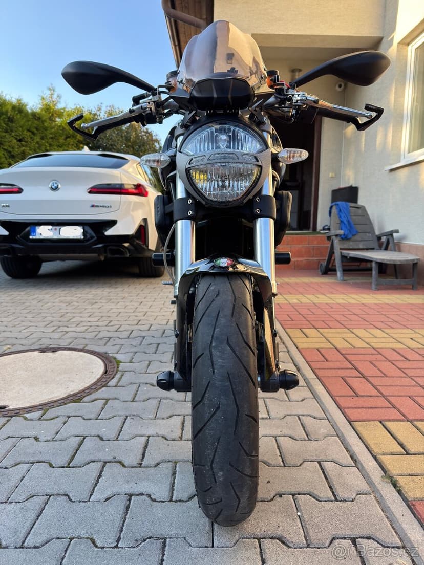 Ducati Monster 1100 –původ ČR, 2. majitel, servisní knížka