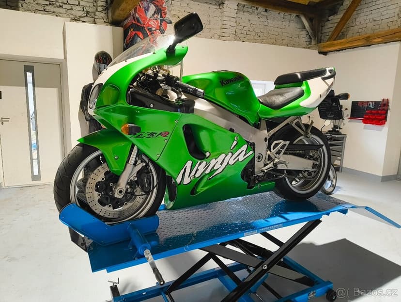 Kawasaki ZX-7R, šlape jako hodinky