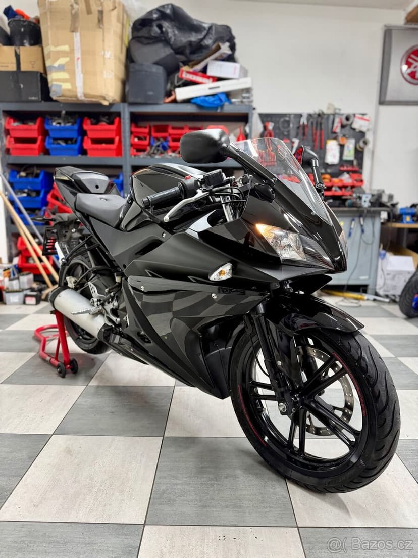 Yamaha YZF-R125 2010 32000KM TOP STAV ZÁRUKA