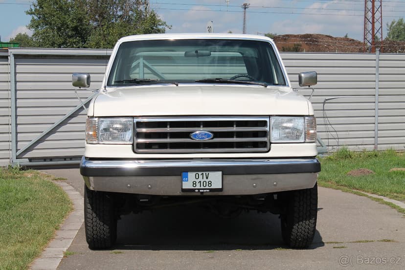 1990 Ford F250 4WD 302 V8, velmi pěkný orig. stav, DPH