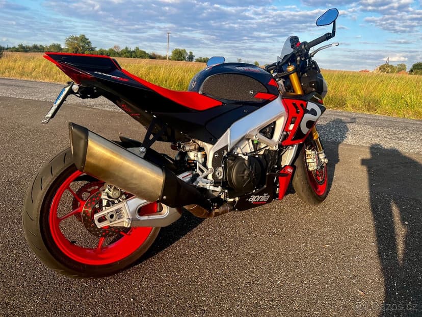 Aprilia Tuono V4 Factory