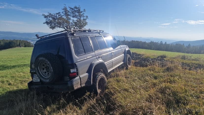 Mitsubishi Pajero V20 2.8 GLS (1995) – expediční special