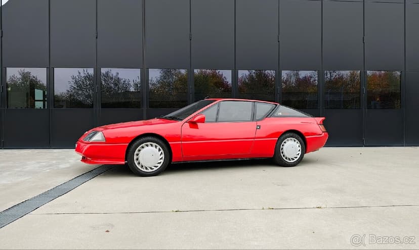 Alpine V6 Turbo, D502, velmi dobrý stav.