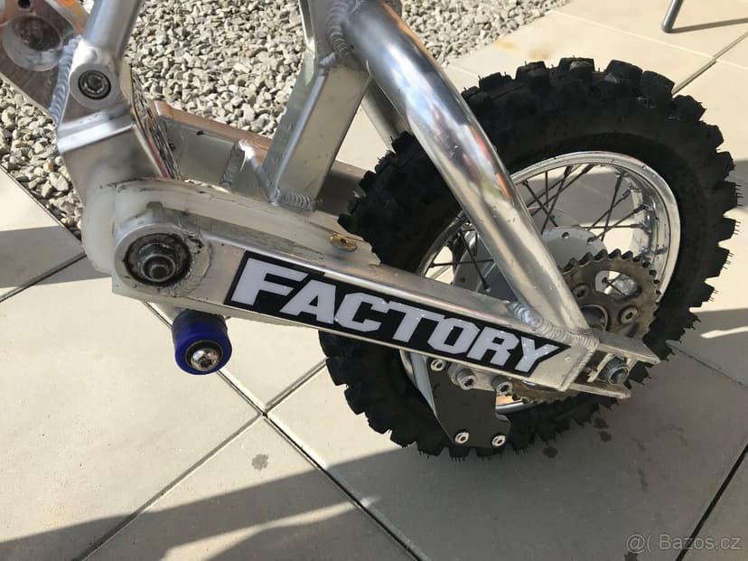 Na díly nebo jako celek stavba Honda crf50+ orig.díly Honda
