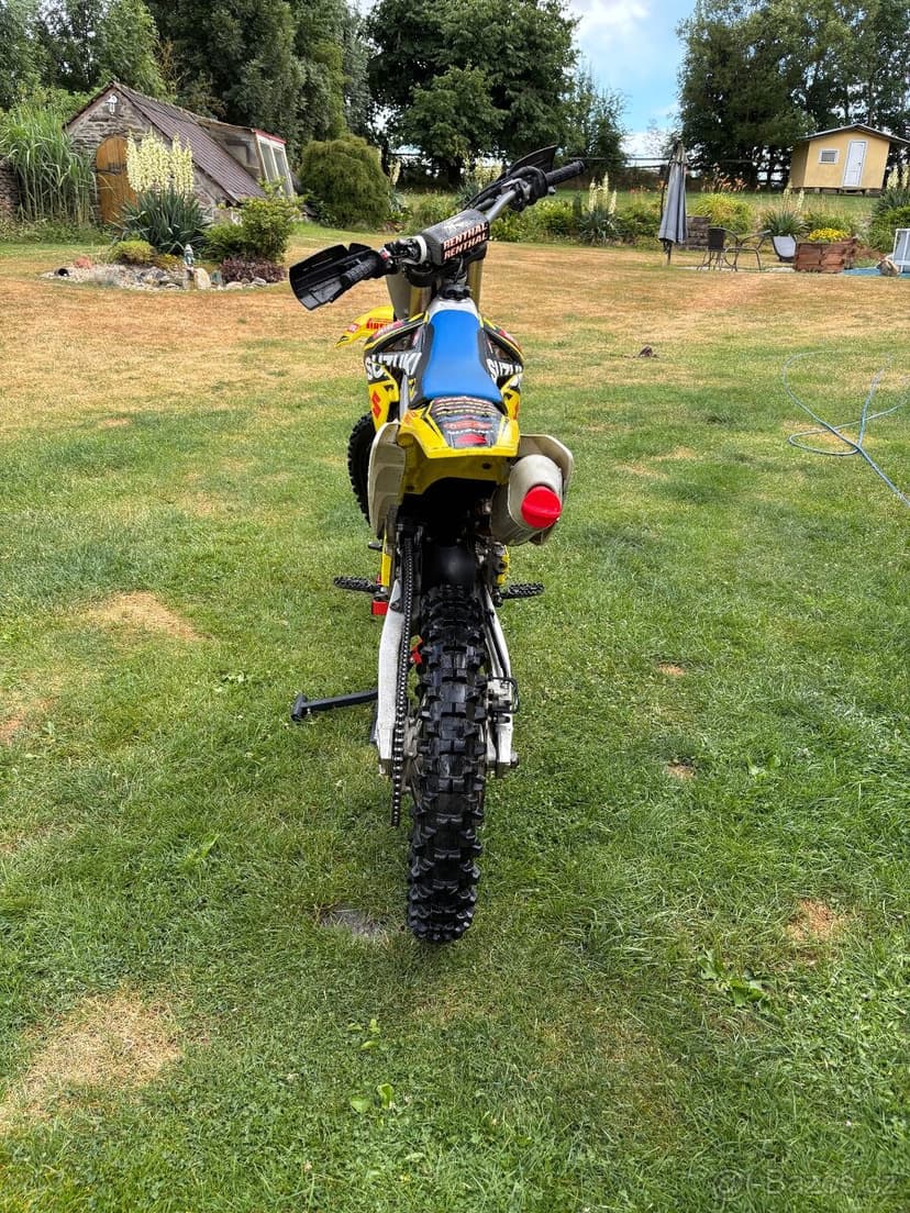 Suzuki rmz 250