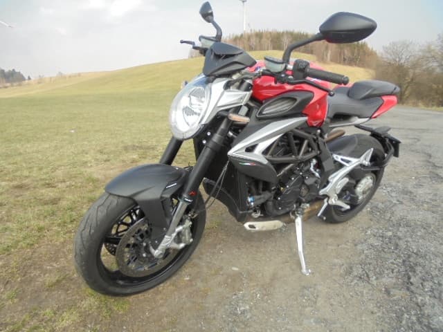 MV AGUSTA 800 BRUTALE R.V. 2016