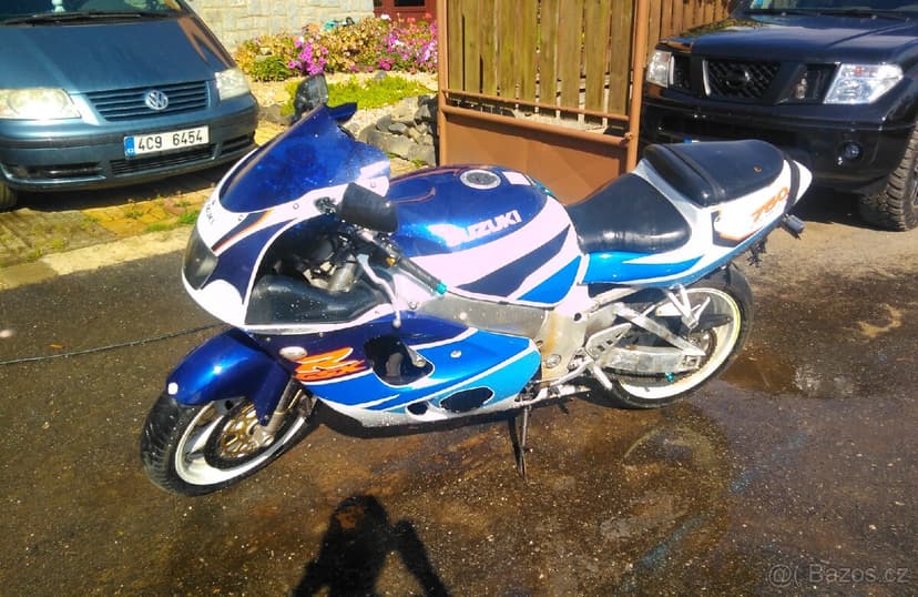 Prodám Suzuki GSX-R 750 SRAD. Výkon 99,5 kW