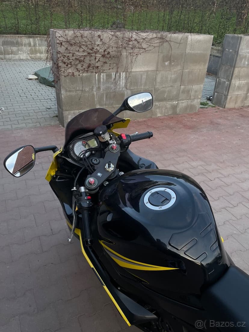 SUZUKI GSXR 1000 K6