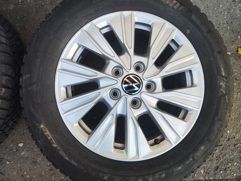 17"zimní alu sada Dundrod 5x120 origo VW T7 Multivan Bulli