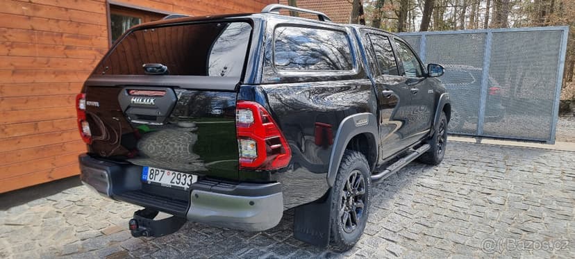 Toyota Hilux 2,8 INVINCIBLE, ČR, 1 majitel 50300km