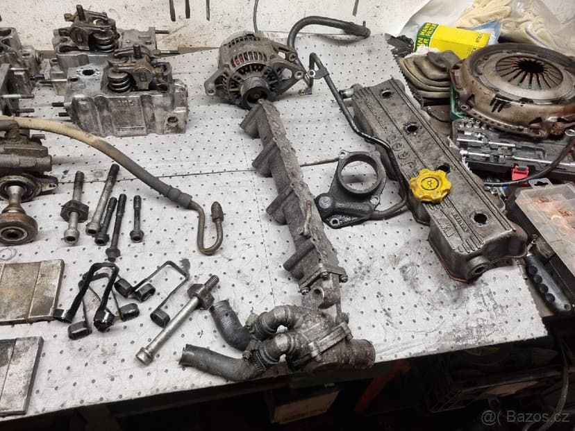 Prodam díly z motoru Jeep XJ 2.5tdi