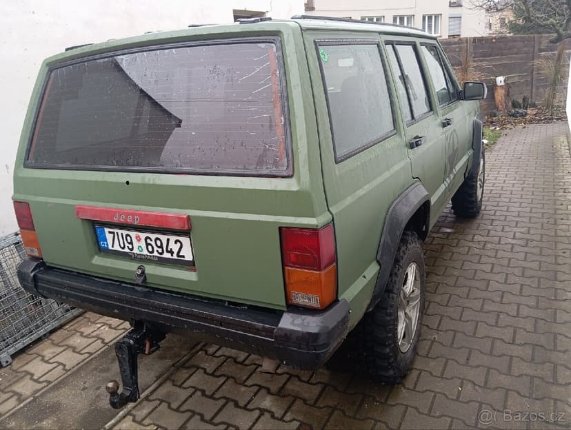Jeep Cherokee xj rok 1995, 4L 135 kW,