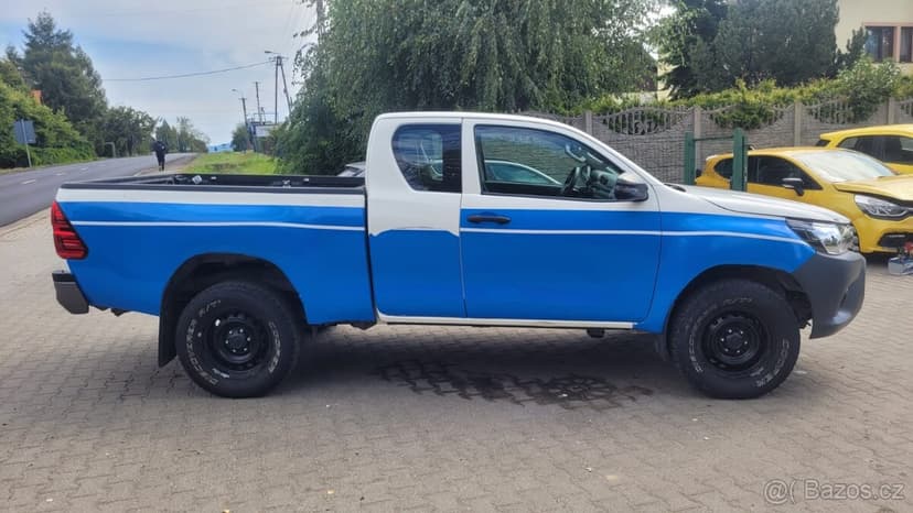 Predam Toyota Hilux 2,4D-4D